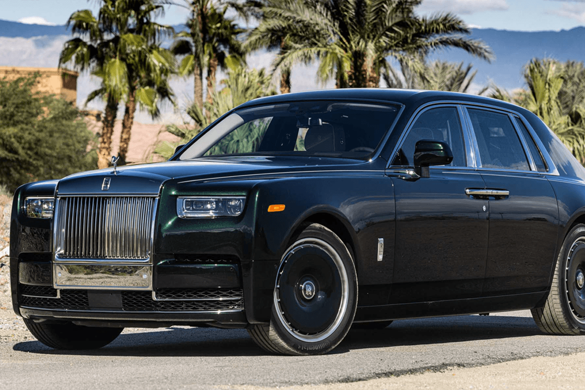 Ultra luxury vehicle for Frankfort Limo Service – Rolls-Royce Phantom