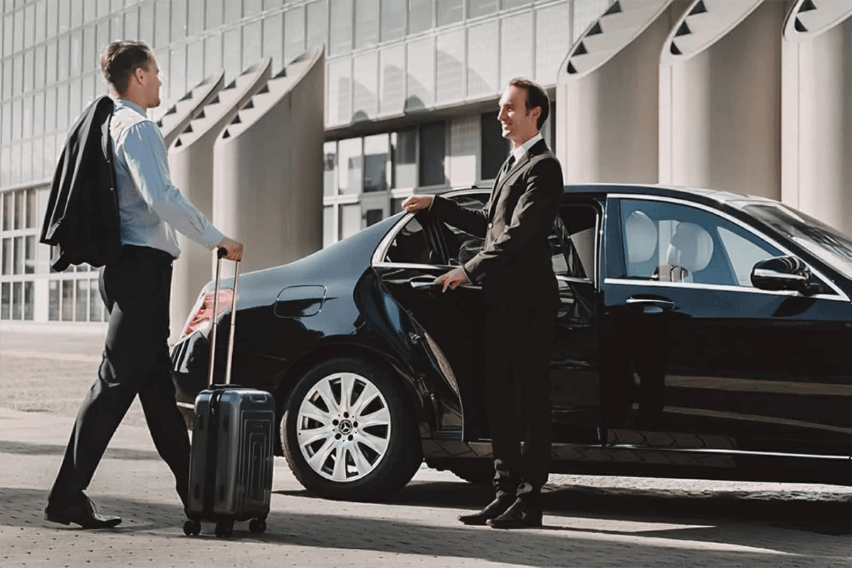 Professional chauffeur for Frankfort to Midway Limo airport transfer service