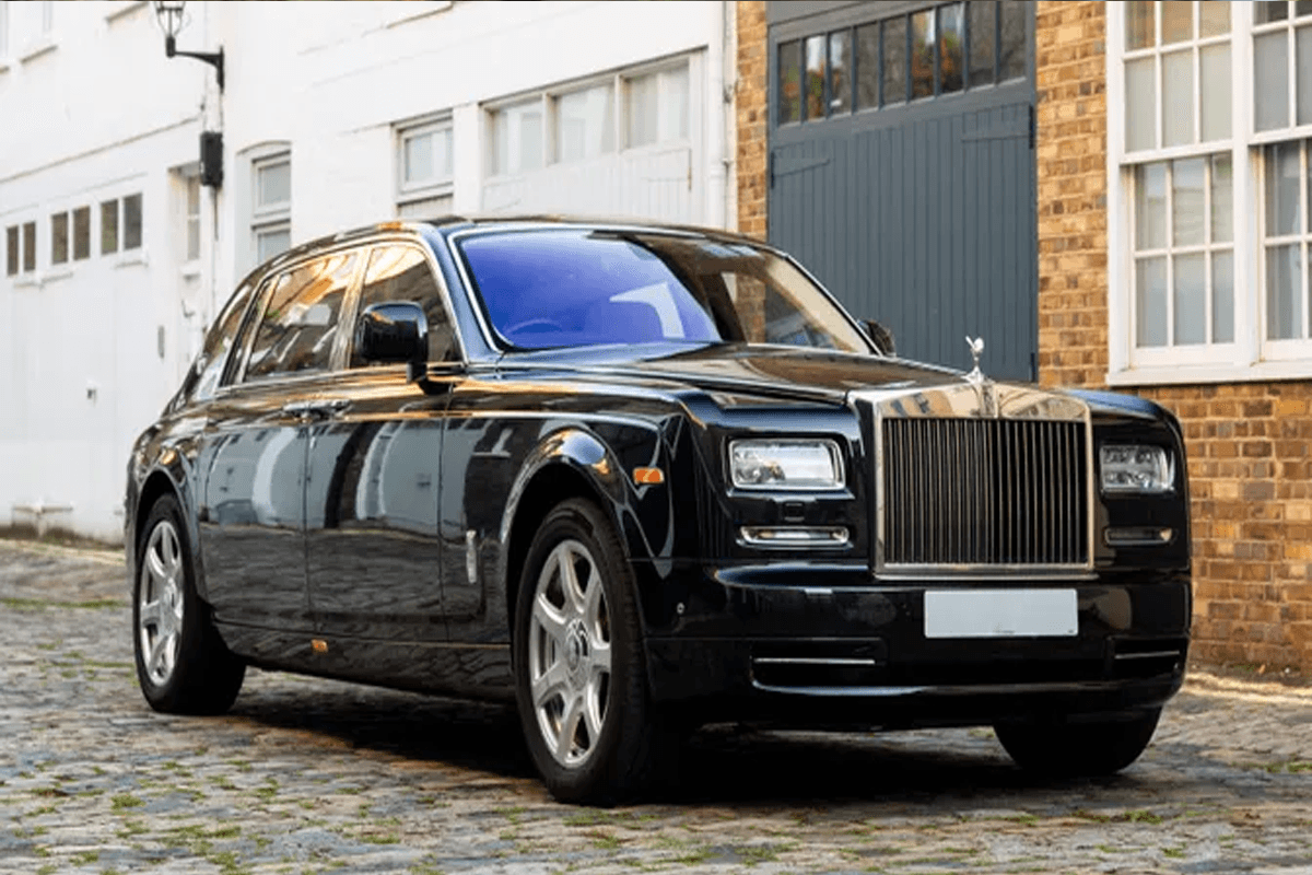 Ultra luxury vehicle for Frankfort to O'Hare Limo – Rolls-Royce Phantom