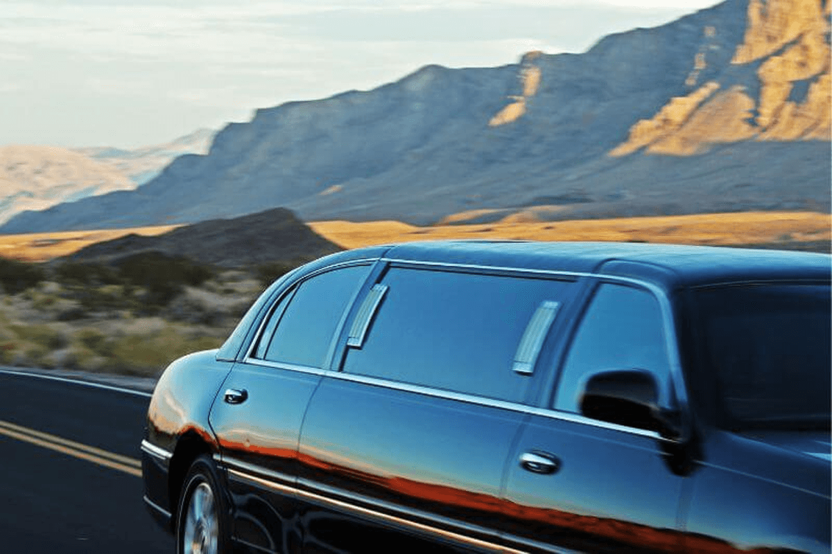 Homer Glen to O'Hare Limo ultra luxury Rolls-Royce Phantom airport vehicle