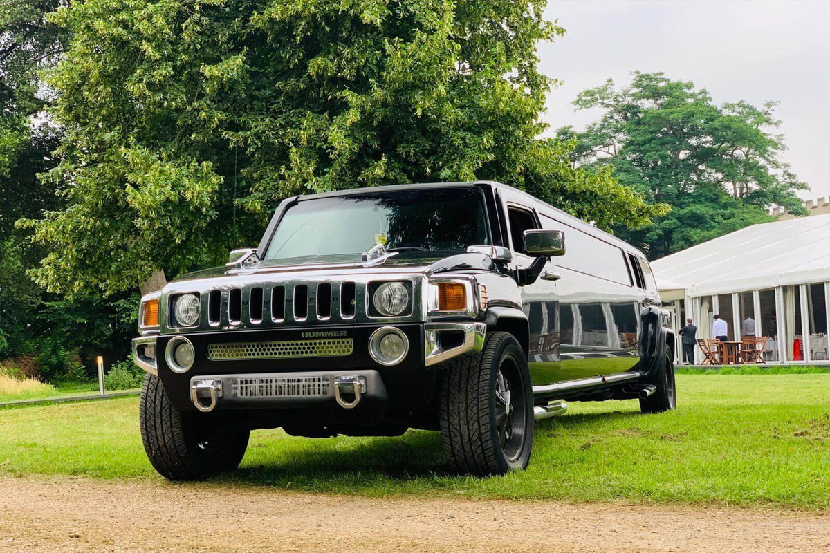 Elegant white Hummer stretch limousine available through Frankfort IL Limo Service.
