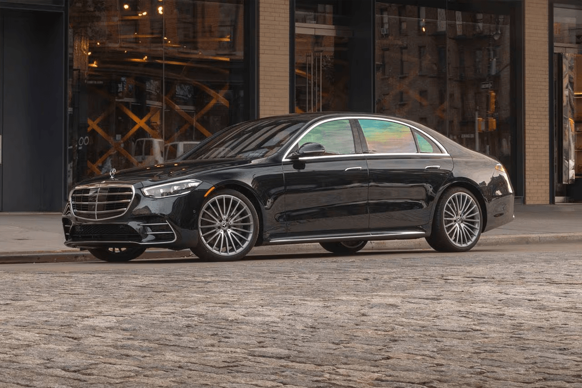 Mokena to Midway Limo Mercedes S-Class executive sedan heading to Chicago Midway