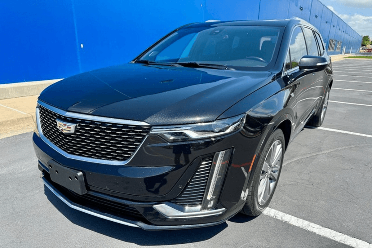 Orland Park Limo Service Cadillac Escalade luxury SUV for airport transportation