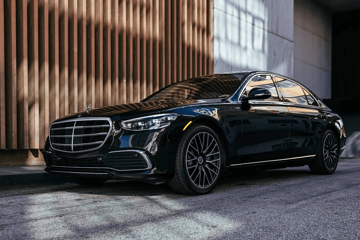 Orland Park Limo Service Mercedes-Benz S-Class luxury sedan for executive transportation