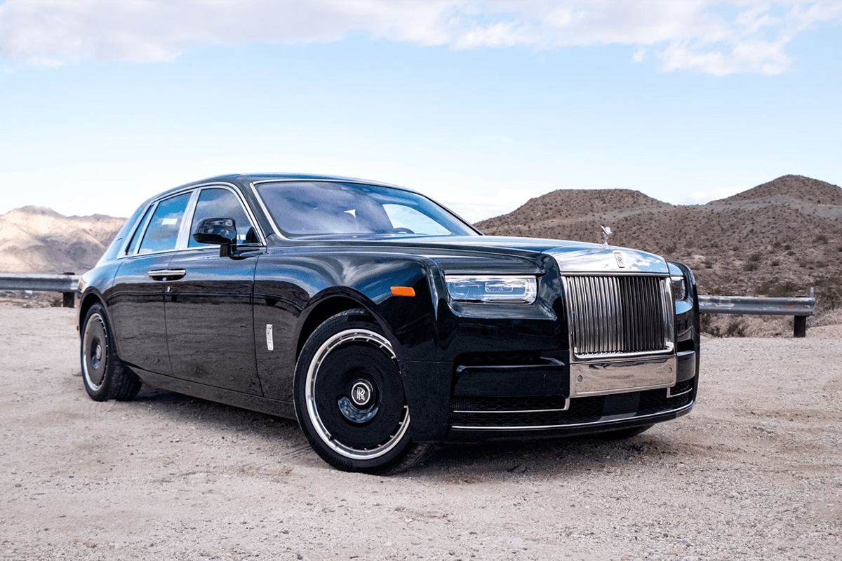 Orland Park to Midway Limo Rolls-Royce Phantom ultra luxury airport transfer vehicle