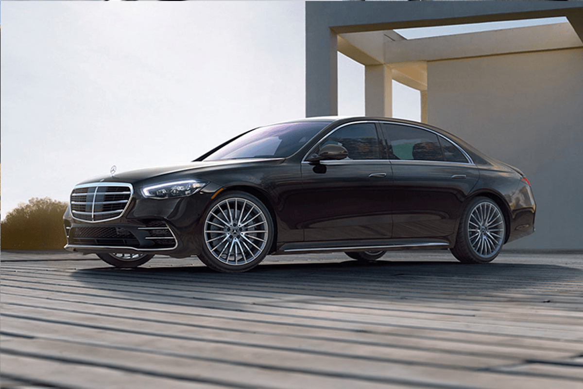 Palos Hills Limo Service executive sedan for corporate transportation
