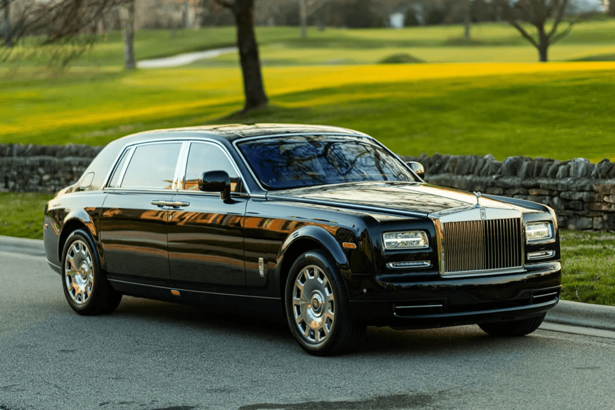 Ultra luxury Tinley Park Limo Service Rolls-Royce Phantom