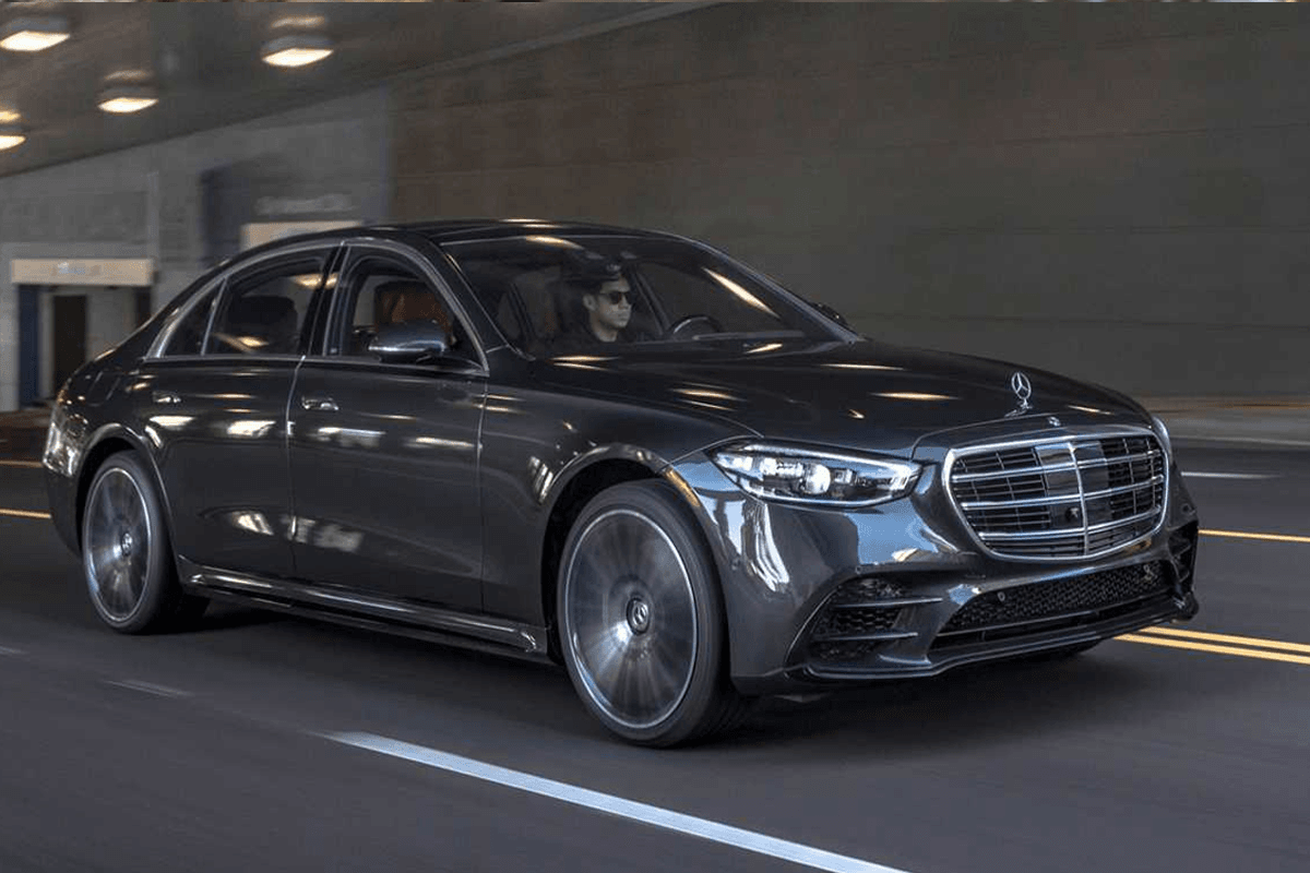 Tinley Park Limo Service executive sedan for corporate transportation