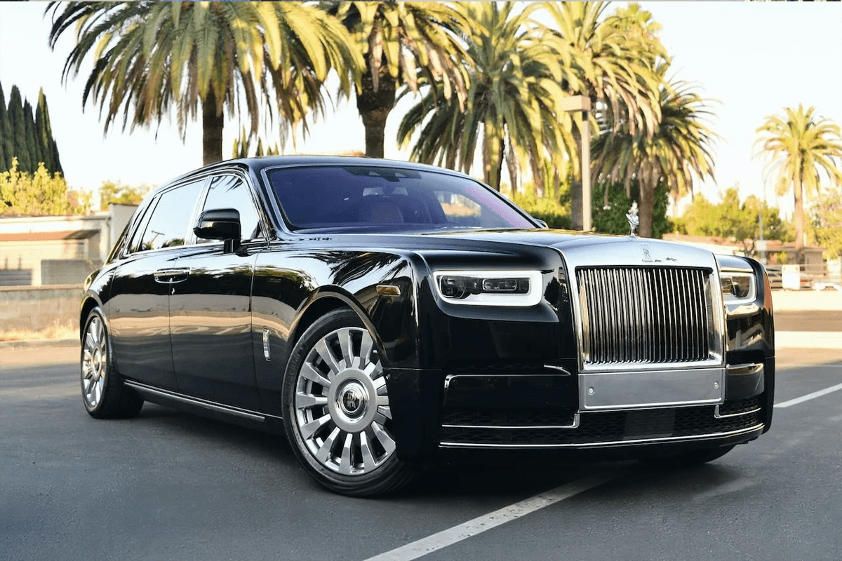 Tinley Park to Midway Limo Rolls-Royce Phantom ultra luxury airport transfer vehicle