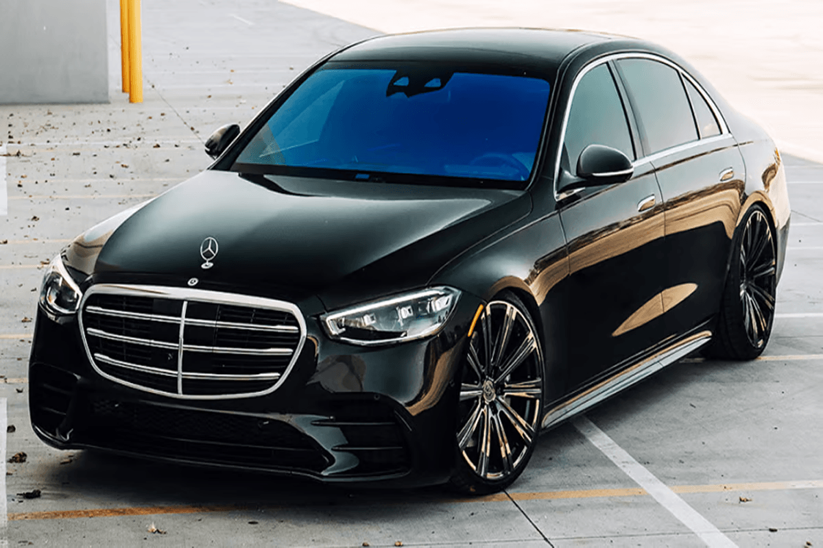 Tinley Park to O'Hare Limo Mercedes S-Class luxury sedan en route to O'Hare Airport