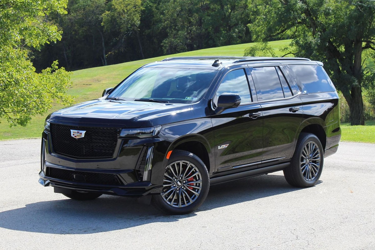 Luxury Cadillac Escalade parked for our premium Palos Heights Limo Service.