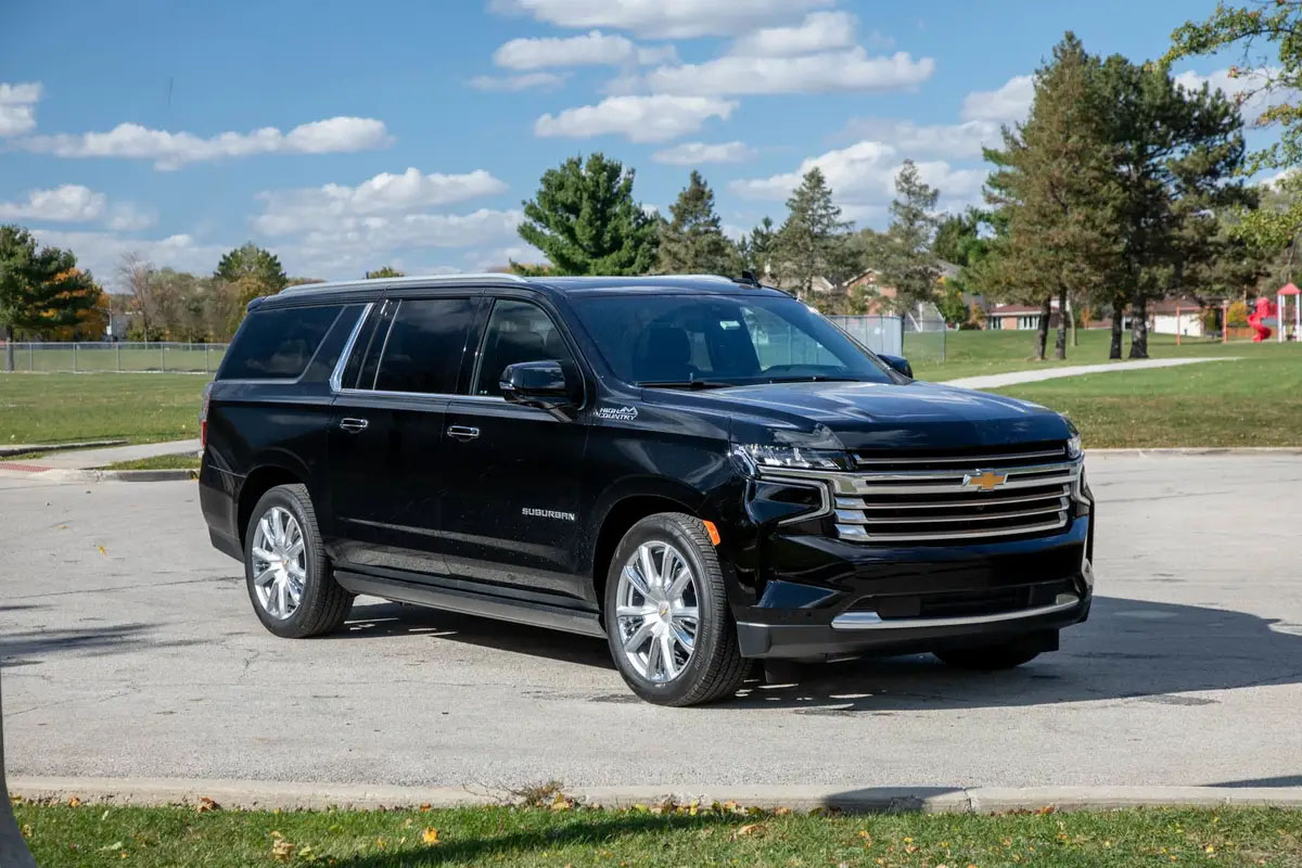 Black Chevy Suburban executive SUV ready for Frankfort IL Limo Service passengers.