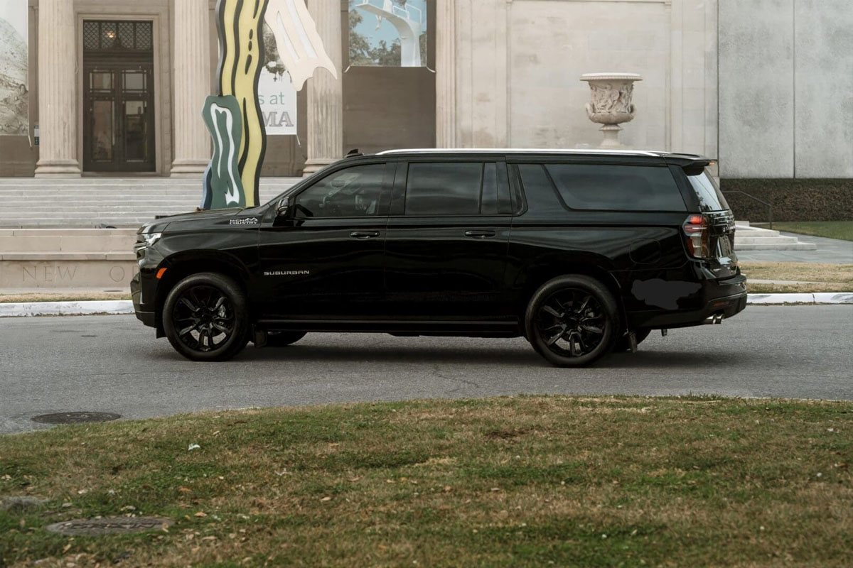 Black Chevy Suburban executive SUV ready for Palos Heights Limo Service passengers.