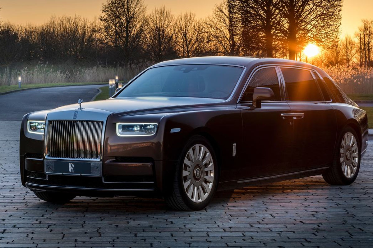 Chicago Luxury Limo Service Rolls Royce Phantom executive chauffeur transportation