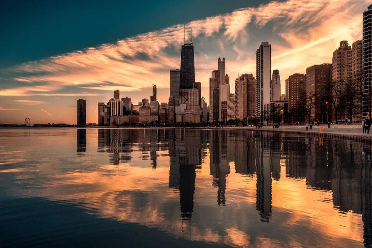 Chicago Luxury Limo Service Chicago skyline airport transportation view