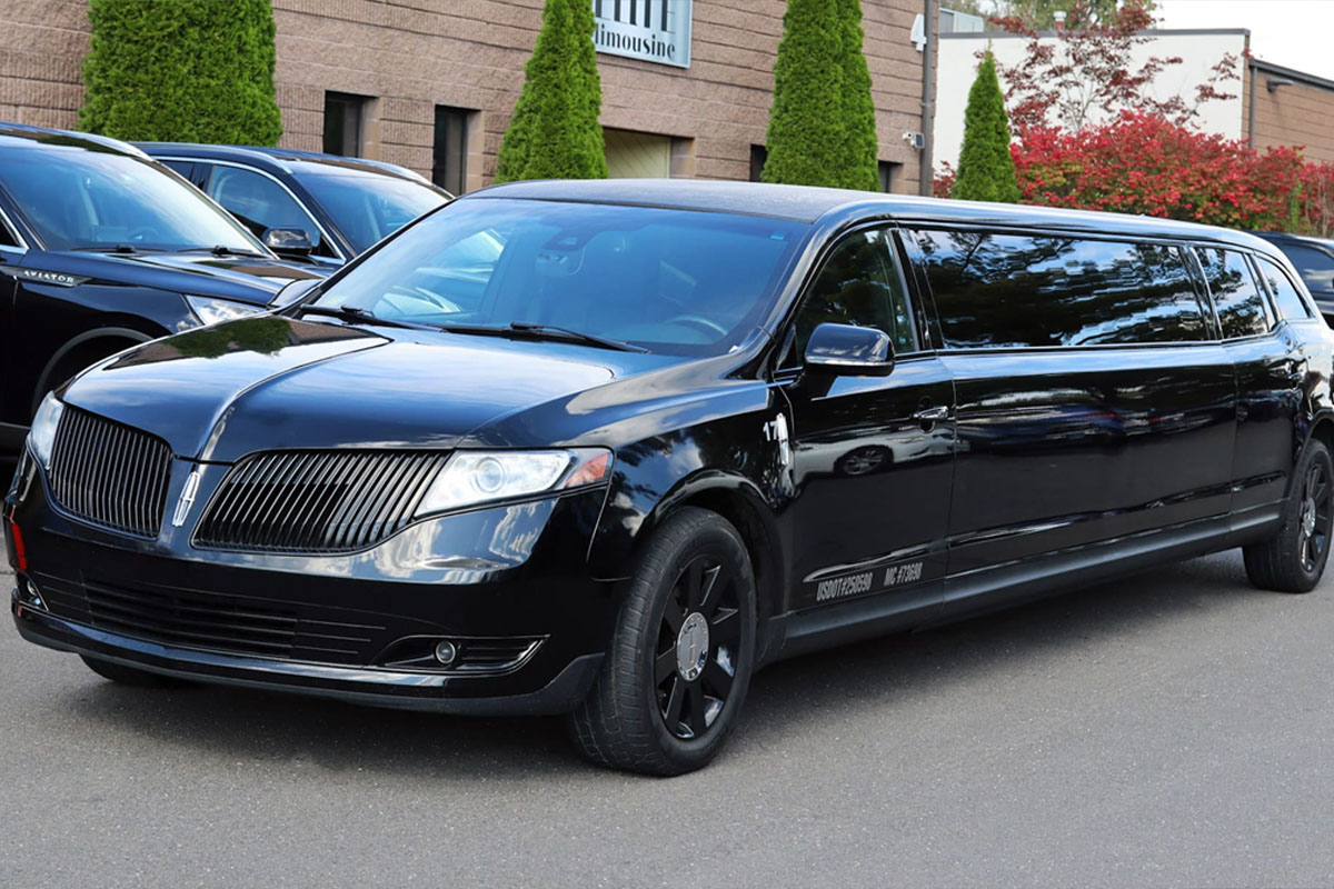 Sleek Lincoln MKT luxury vehicle available through our Oak Lawn Limo Service.
